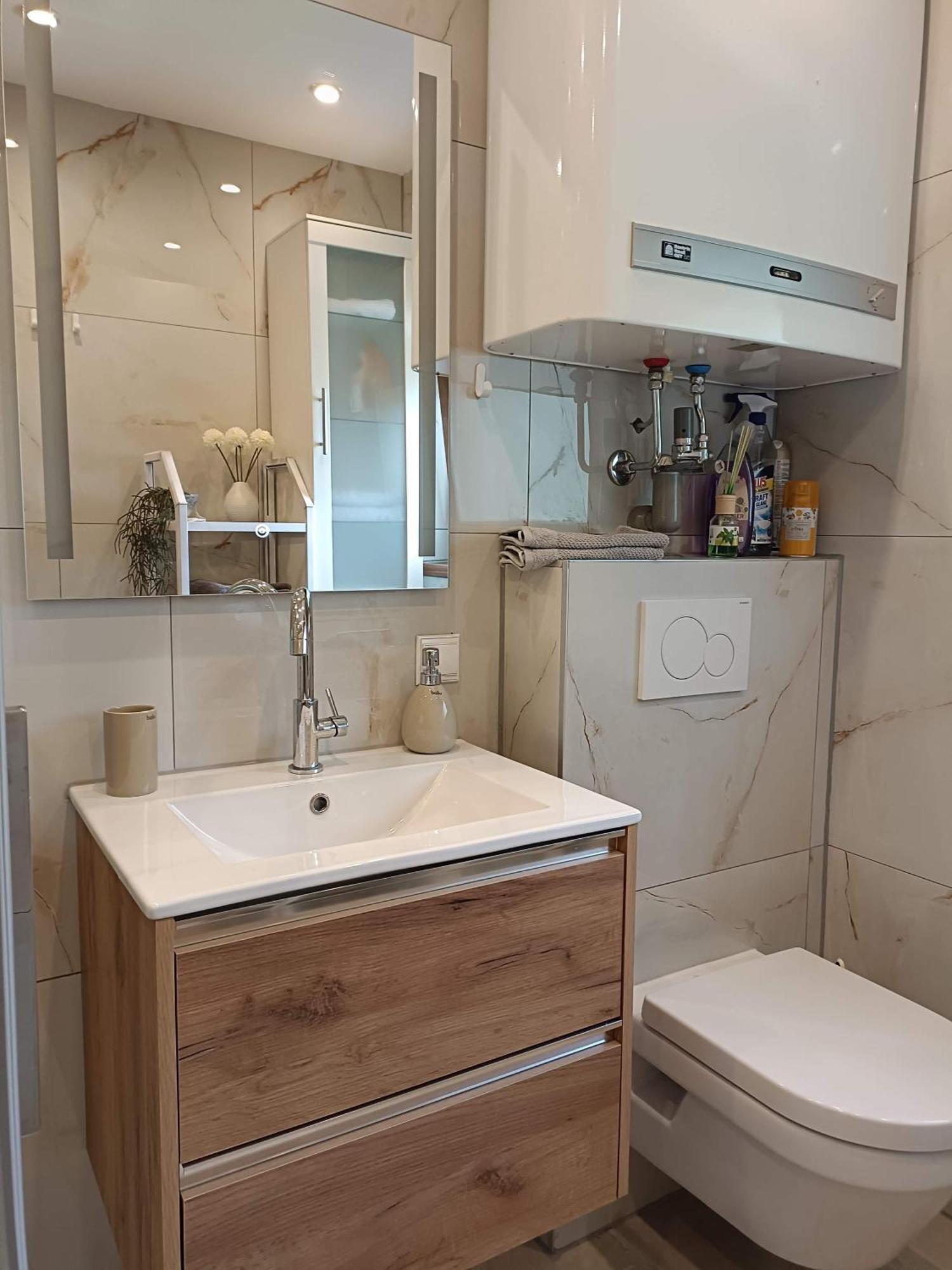Haus Flora - Ferienwohnung Bodensdorf Ngoại thất bức ảnh